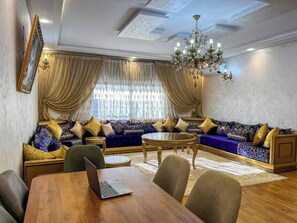 Interior - Stylish 2-bedroom apartment in Tangier with ocean views, central location, and beach access. (Tangier)