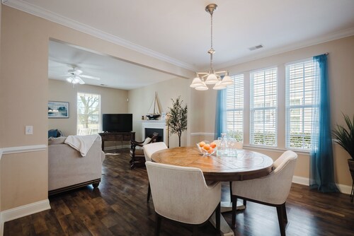 Tide and Time Again - Dogs Welcome! Adorable 3-bedroom coastal home in historic Old Town Bluffton.