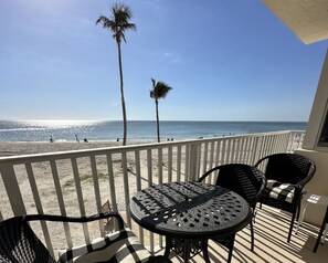 Outdoor dining - Sunset Views at EB & Tennis Club 104C (Fort Myers Beach)
