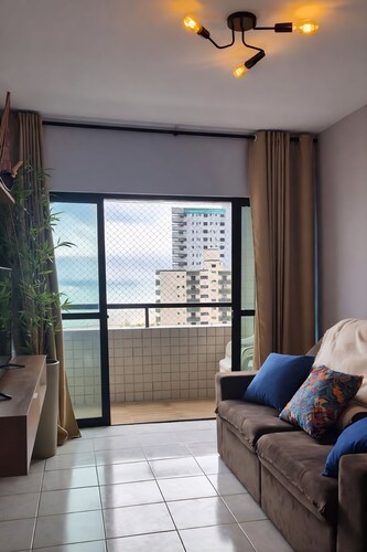 Apartment with ocean view, beachfront, 7th floor.