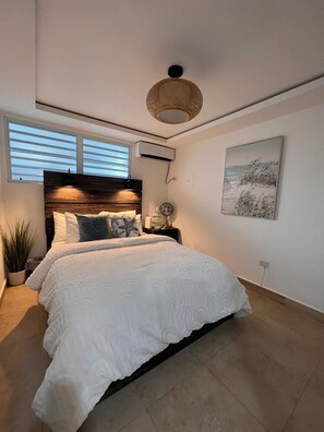 1 bedroom, iron/ironing board, travel cot, free WiFi - Oceanfront Rincón Stay, Amazing Sunsets & Walking distance to many restaurants. (Rincon)