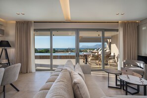Signature Infinity Pool Villa | 거실 공간 | 디지털 채널 시청이 가능한 42인치 스마트 TV