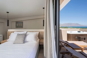 Panoramic Sea View Family Maisonette with Outdoor Hot Tub | Cofres nos quartos, cortinas blackout, quartos à prova de som