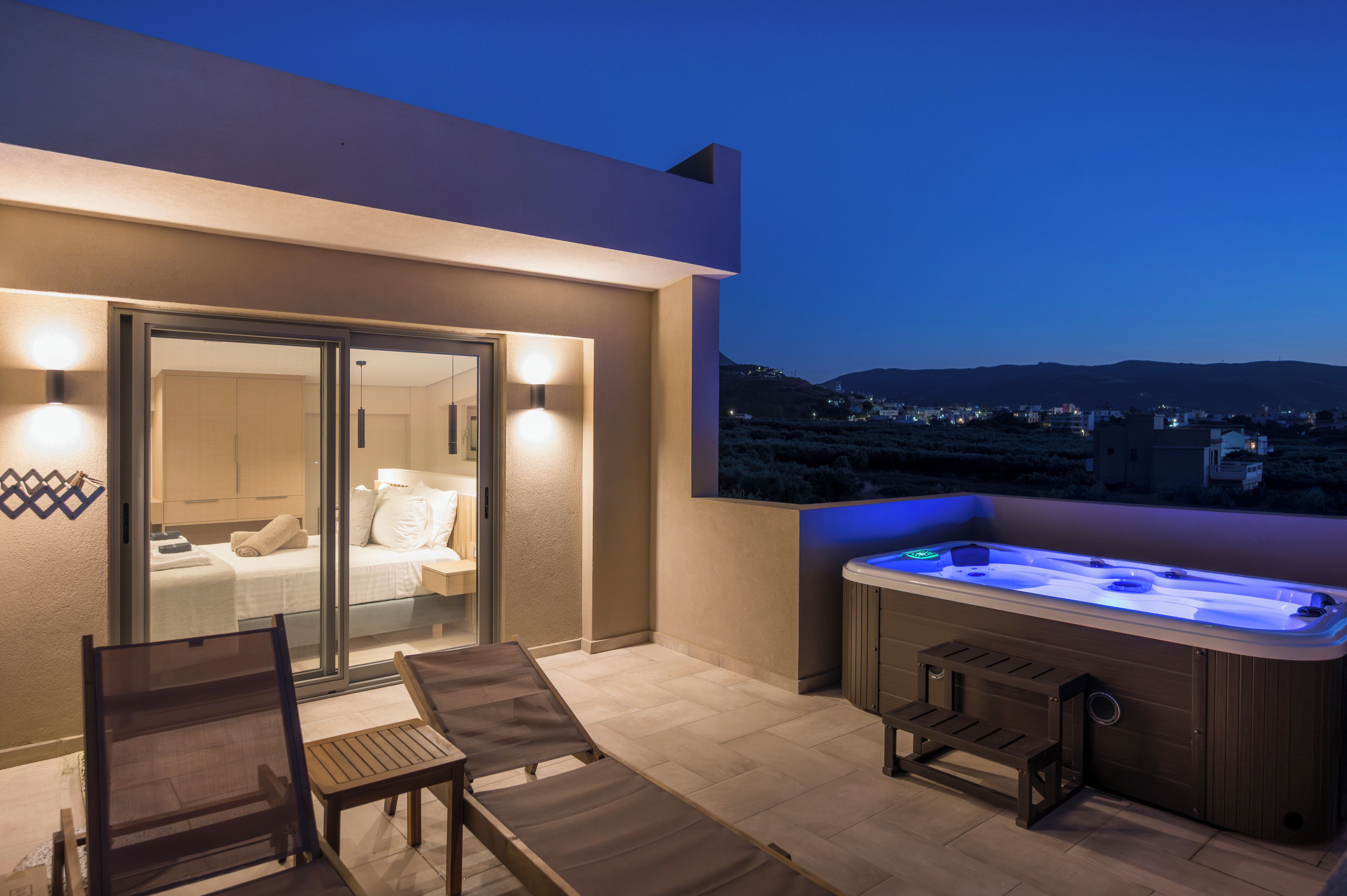 Panoramic Sea View Family Maisonette with Outdoor Hot Tub | Terrasse/Patio