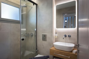Panoramic Sea View Maisonette with Outdoor Hot Tub | Bathroom | Hair dryer, towels, soap, shampoo