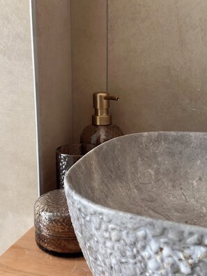 Signature Infinity Pool Villa | Bathroom