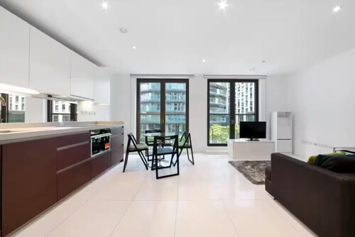 Stunning Cosy in Canary Wharf Pool Gym&Steam Room