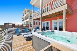 Terrace/patio - Gulf Front Duplex | Pet Friendly | Private Hot Tub (Fort Morgan)
