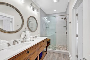 Towels - Gulf Front Duplex | Pet Friendly | Private Hot Tub (Fort Morgan)