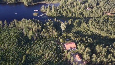 Beautiful, 150 sqm villa with open gallery, fireplace, boat directly on the lake