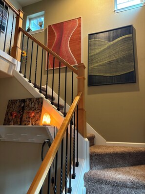 Interior - Charming 3-bedroom house in Bend with cool mountain vibes, close to Old Mill (Bend)