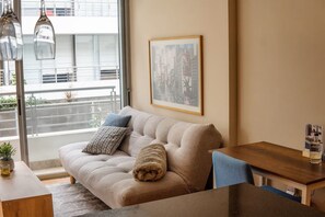 Căn hộ cơ bản, ban công | Khu phòng khách