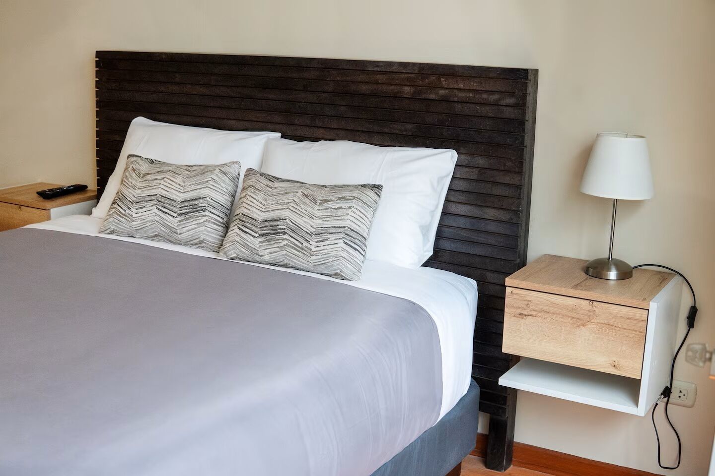 Basic Apartment, Balcony