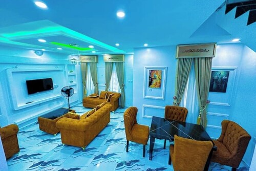 A Classy Home – The Paletinos U5 | 4BR Retreat with 24-Hr AC & Solar Power