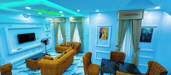 A Classy Home – The Paletinos U5 | 4BR Retreat with 24-Hr AC & Solar Power