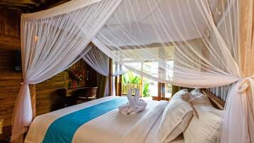 Bungalow Deluxe, balcón, vista al patio