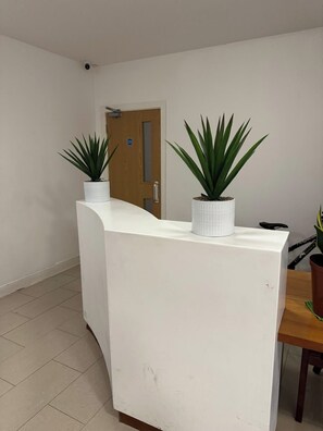 Interior - Heathrow Airport - Apt - Stay 3 - Great Location (Hounslow)