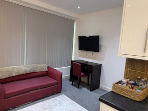 Unclassified image, 5 of 10, button - Heathrow Airport - Apt - Stay 3 - Great Location (Hounslow)