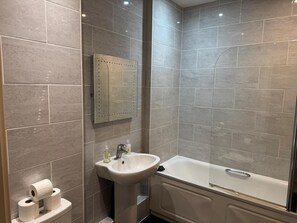 Unclassified image, 4 of 10, button - Heathrow Airport - Apt - Stay 3 - Great Location (Hounslow)