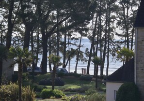 Property grounds - La Parenthèse Bleue – Sea View and Pool (Fouesnant)