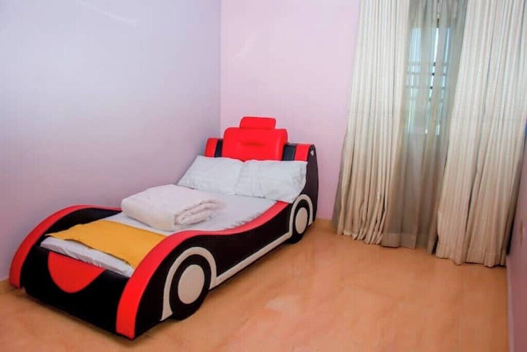 7 bedrooms, iron/ironing board, free WiFi, bed sheets