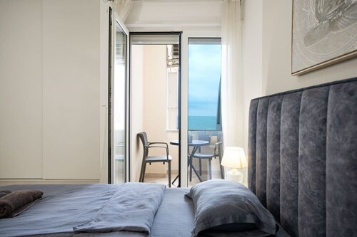 Sea View-Sunshine Apartment by TOK