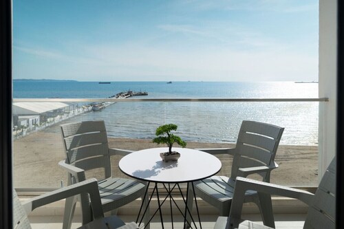 Sea View-JB Teuta Beach Apartment - Durrës