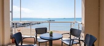 Sea View-Sunlit Coast Apartment Durrës