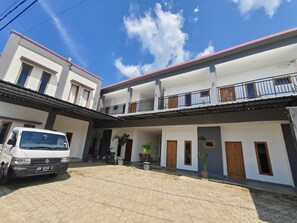 Front of property - Lembunai Homestay Labuan Bajo (Labuan Bajo)