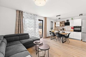 Interior - Apartment EM – Peaceful Stay near Poreč for 4 Guests (Poreč)