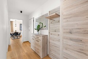 Interior - Apartment EM – Peaceful Stay near Poreč for 4 Guests (Poreč)