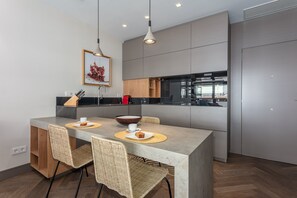 Dining - Bright & Functional Studio Near Bernabéu (Madrid)