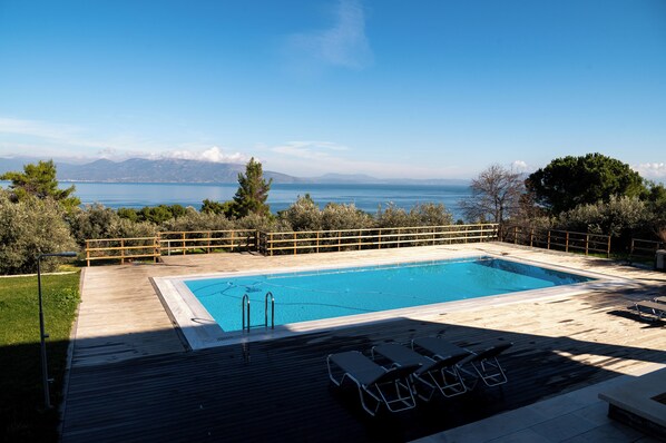 Outdoor pool - Villa Kalamos/Sea View and Pool nearby Athens/Superior Villa (oropos)