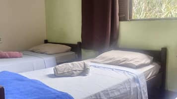 Habitación económica, vistas al jardín | Wifi gratis