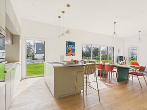 Fridge, microwave, oven, dishwasher - Charming holiday home for 6, 800m from the beach (Fouesnant)