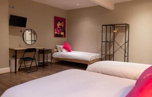 Phòng 4 | Bàn ủi/dụng cụ ủi quần áo, truy cập Internet không dây miễn phí 