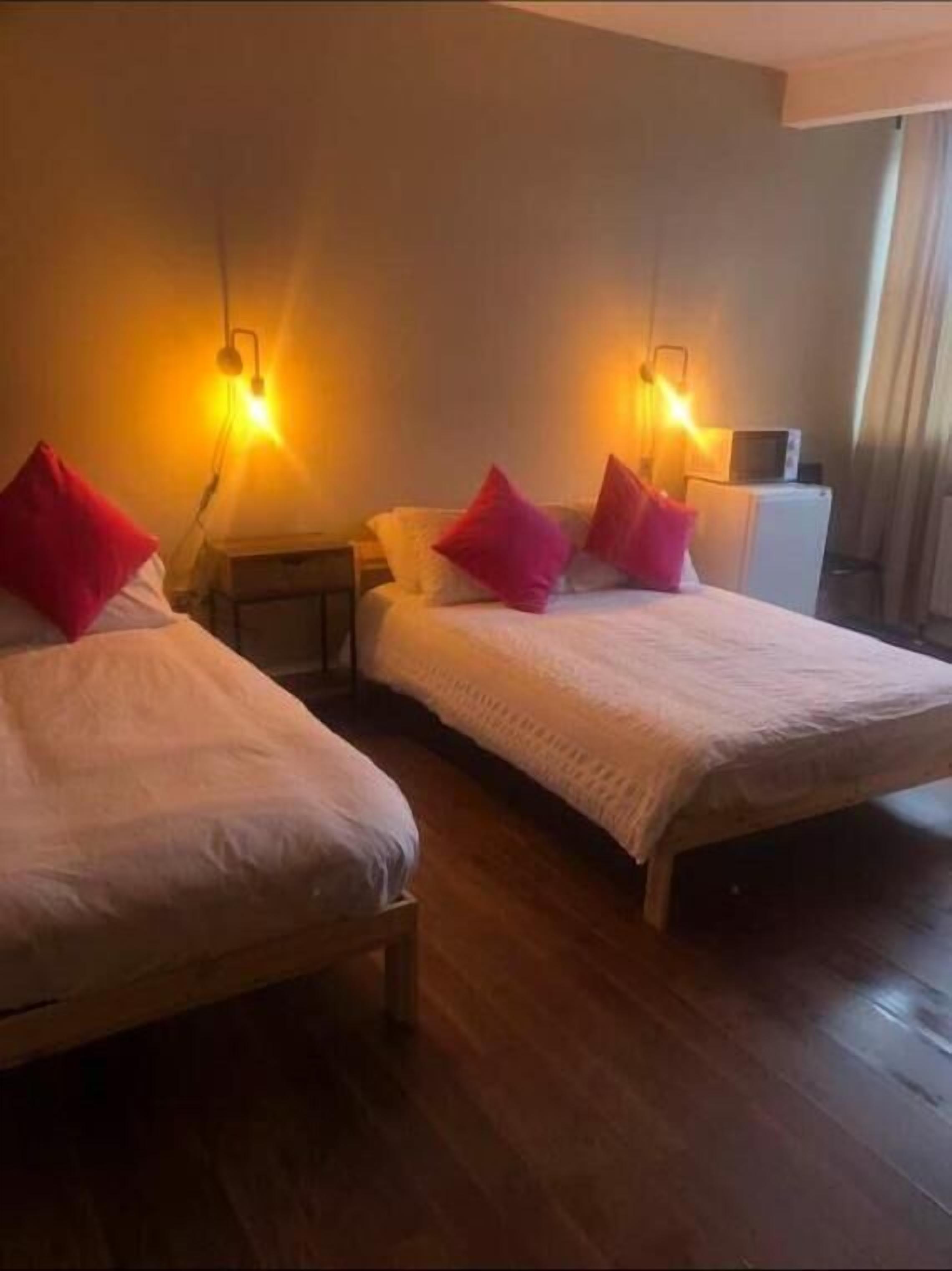 Bàn ủi/dụng cụ ủi quần áo, truy cập Internet không dây miễn phí 