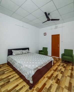 Habitación Deluxe con 1 cama doble o 2 individuales, vistas al jardín | Escritorio, espacio para trabajar con un portátil, wifi gratis