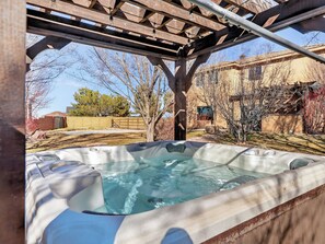 Tina de hidromasaje al aire libre