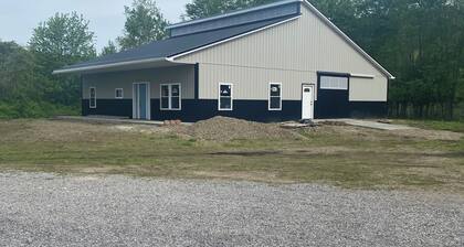 Serene 2-bedroom “Barndominium” apartment in Allegany perfect for your getaway