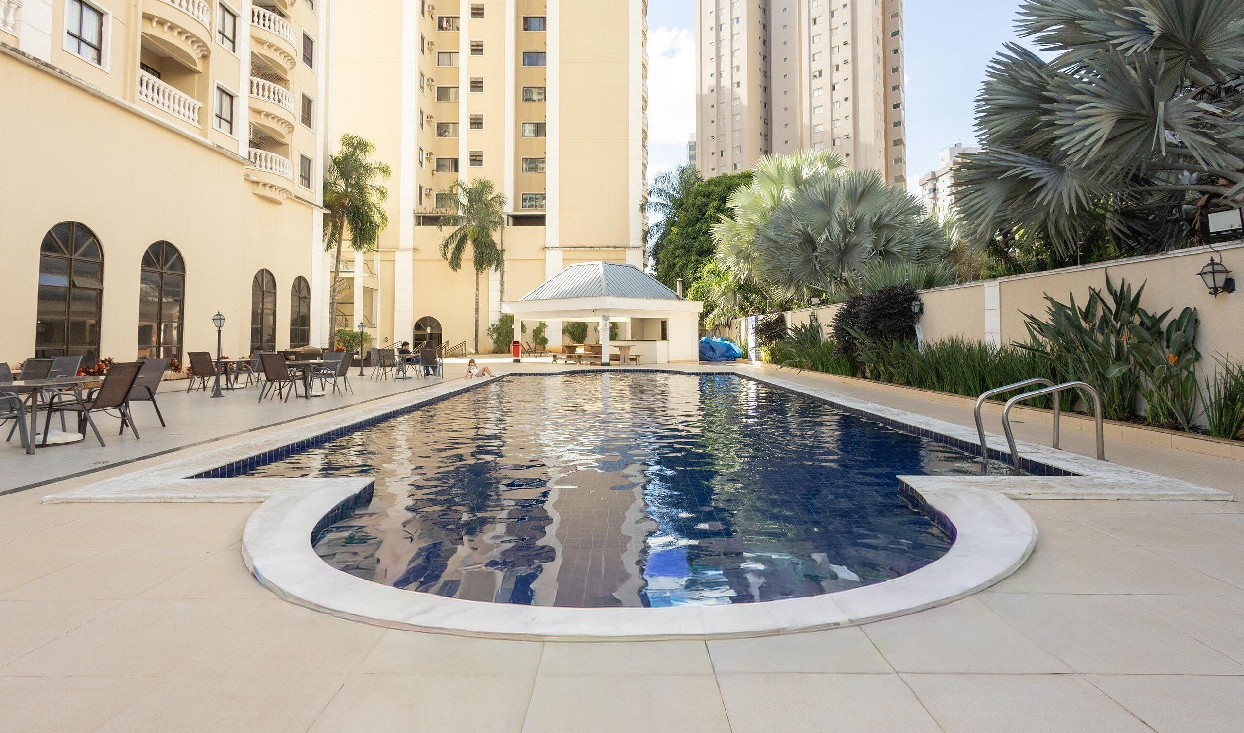 Basic Apartment | Pool