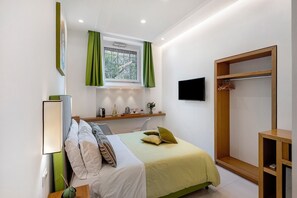 1 bedroom, iron/ironing board, WiFi, bed sheets - Sorrento Stylish - Standard Double Room (Sorrento)