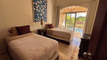 Single Room, Garden View | Desk, laptop workspace