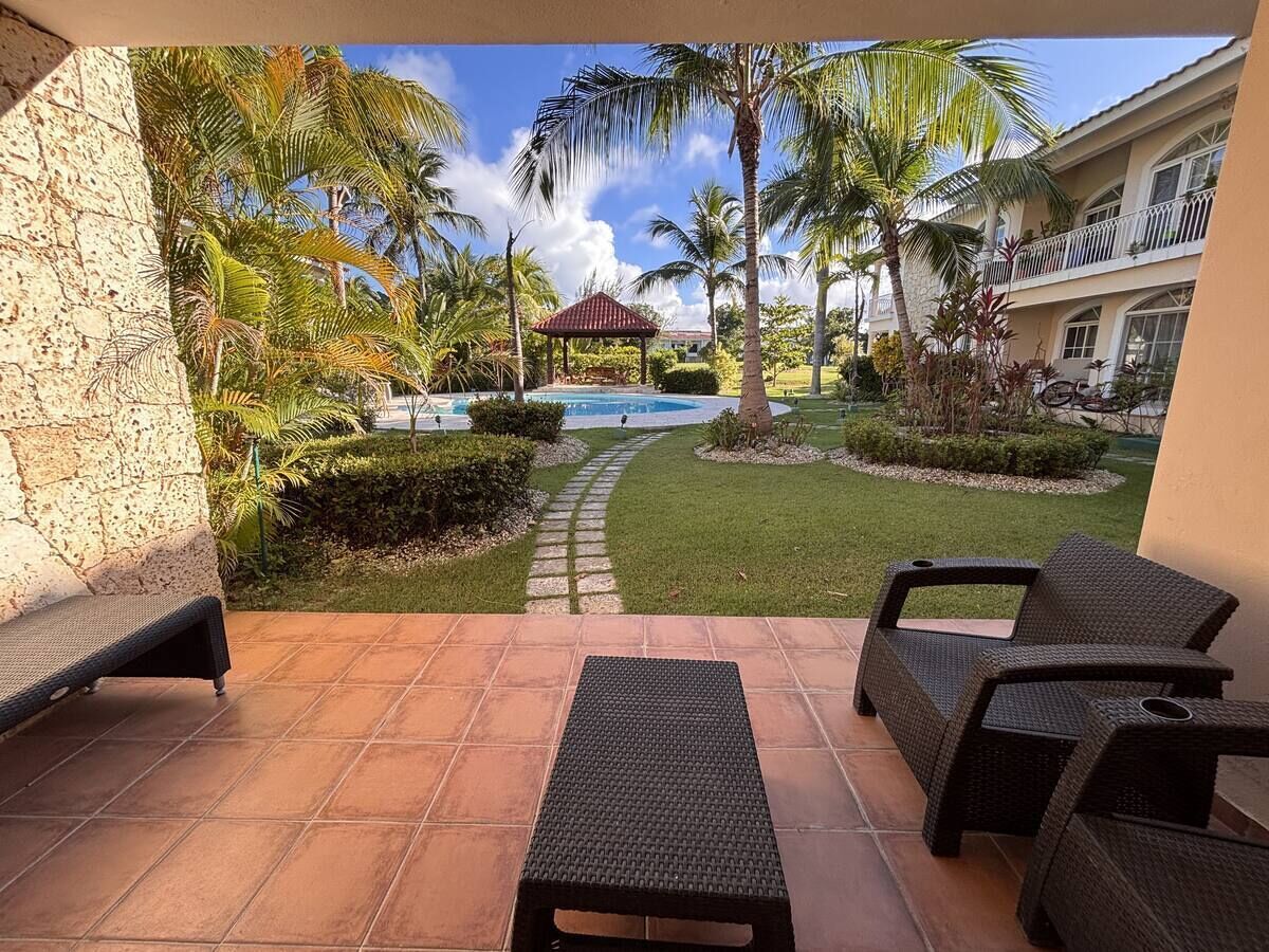 Single Room, Garden View | Pool | Outdoor pool