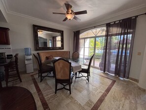 Einzelzimmer, Gartenblick | Speisen