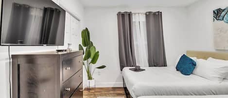 5 bedrooms, iron/ironing board, free WiFi, bed sheets
