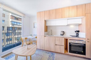 Fridge, microwave, stovetop, toaster - Espacio Coventry II - 1D Wifi y AC (Ñuñoa)