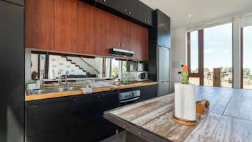 Fridge, microwave, oven, stovetop