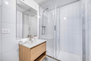 Shower, hair dryer, towels - Espacio Urbano- 3D, Vista 180° w/ Wifi (Ñuñoa)