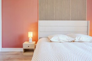 1 habitación, tabla de planchar con plancha, wifi y ropa de cama 